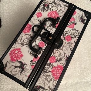 Hard Candy Makeup Case